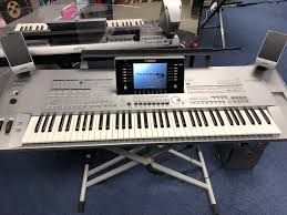 Yamaha Genos keyboard Tyros 5