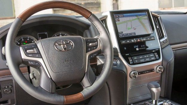  Selling 2018 Toyota Land Cruiser V8