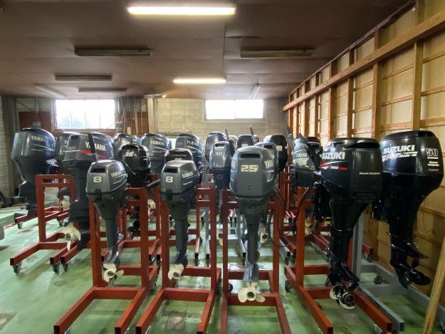 We sell NEW and USED MODEL OF OUTBOARD MOTOR ENGINES