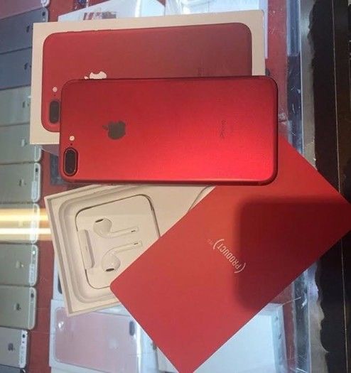 Red Iphone 7 $300 Samsung S8plus WhatsAp +19132958342