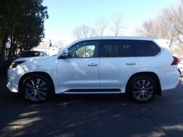  For sale 2017 Lexus LX570, No accident record and there is no Fault