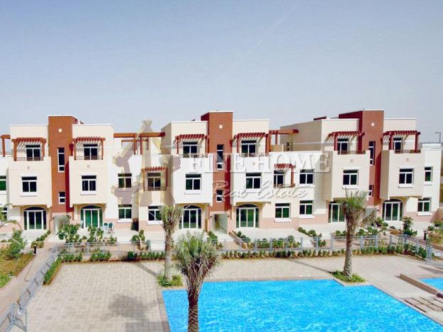 Beautiful Apartment with a Balcony in Al Ghadeer