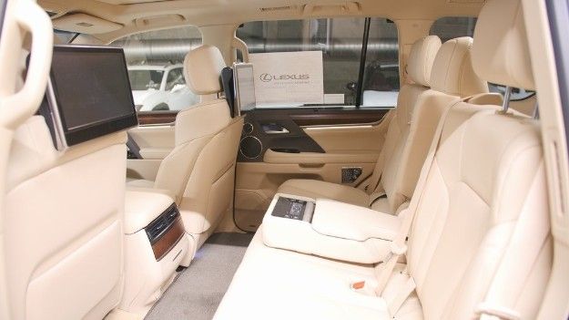 2020 model Lexus LX 570  4wd Suv   Luxury Full option Petrol v8 CYLIN