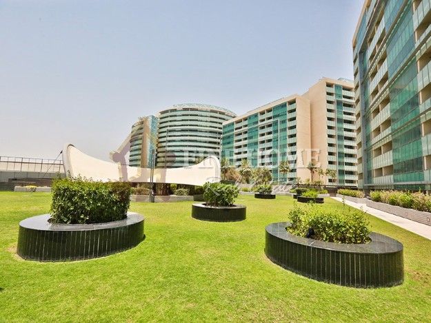 SEA FULL VIEW , 3 B.R Apartment in Almaha1 - Al Raha Beach