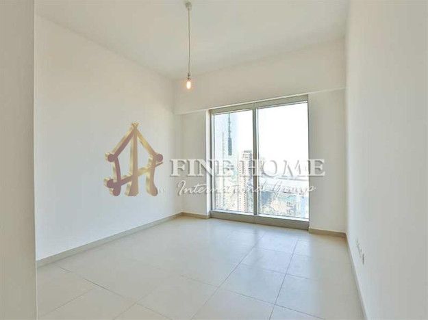 Sea View / High-Floor 1BR with Laundry Room