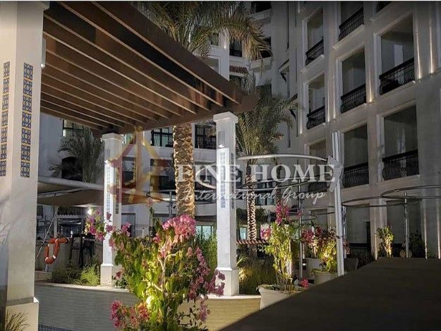 Great 3BR Apartment w/ Balcony facing the Mall in Yas Island