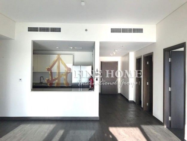 Enjoy the Sea View in this Grand 3BR w Balcony in Al Reem Island 